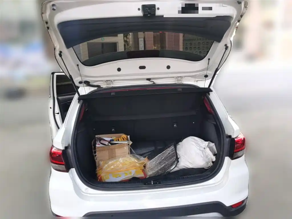 Kia KX Cross 2018 — фото 10