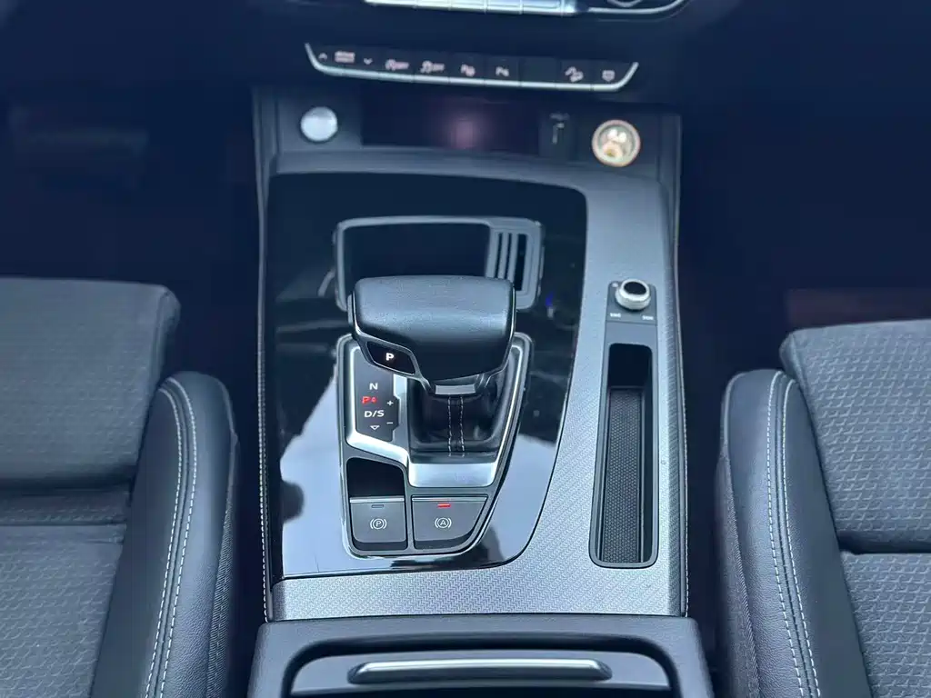 Audi Q5L Sportback 2022 — фото 14