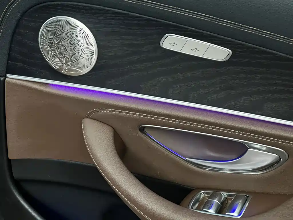 Mercedes-Benz E-Class 2022 — фото 16