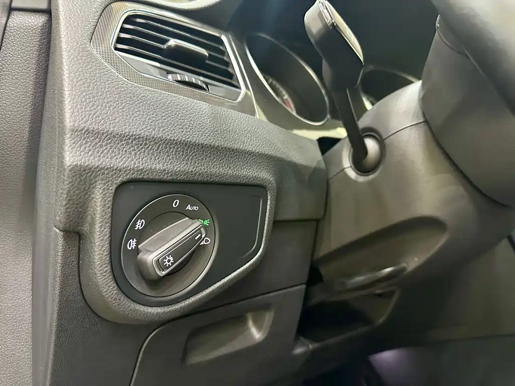Volkswagen Golf Sportsvan 2018 — фото 18