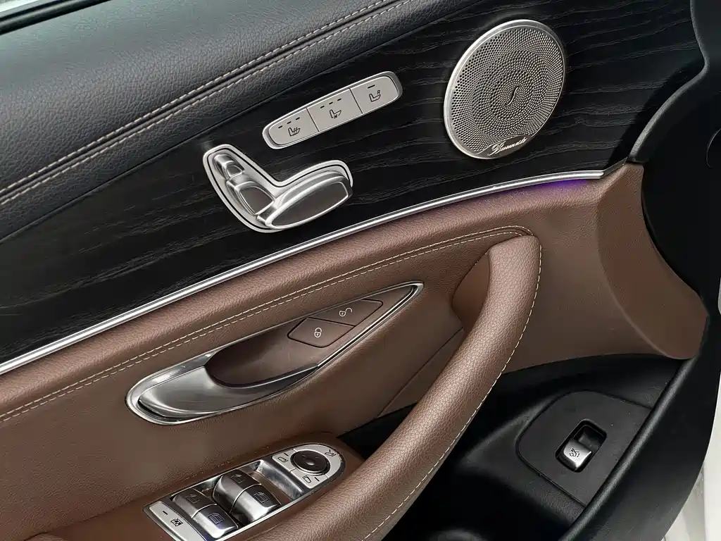 Mercedes-Benz E-Class 2022 — фото 25
