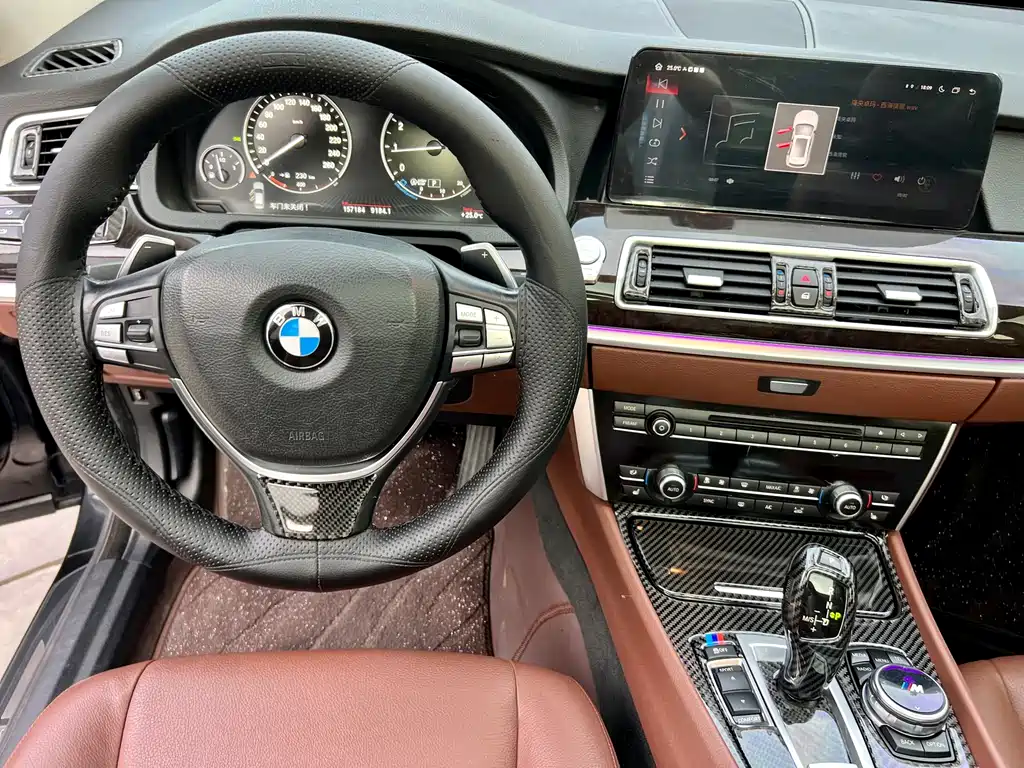 BMW 5 Series GT 2016 — фото 9