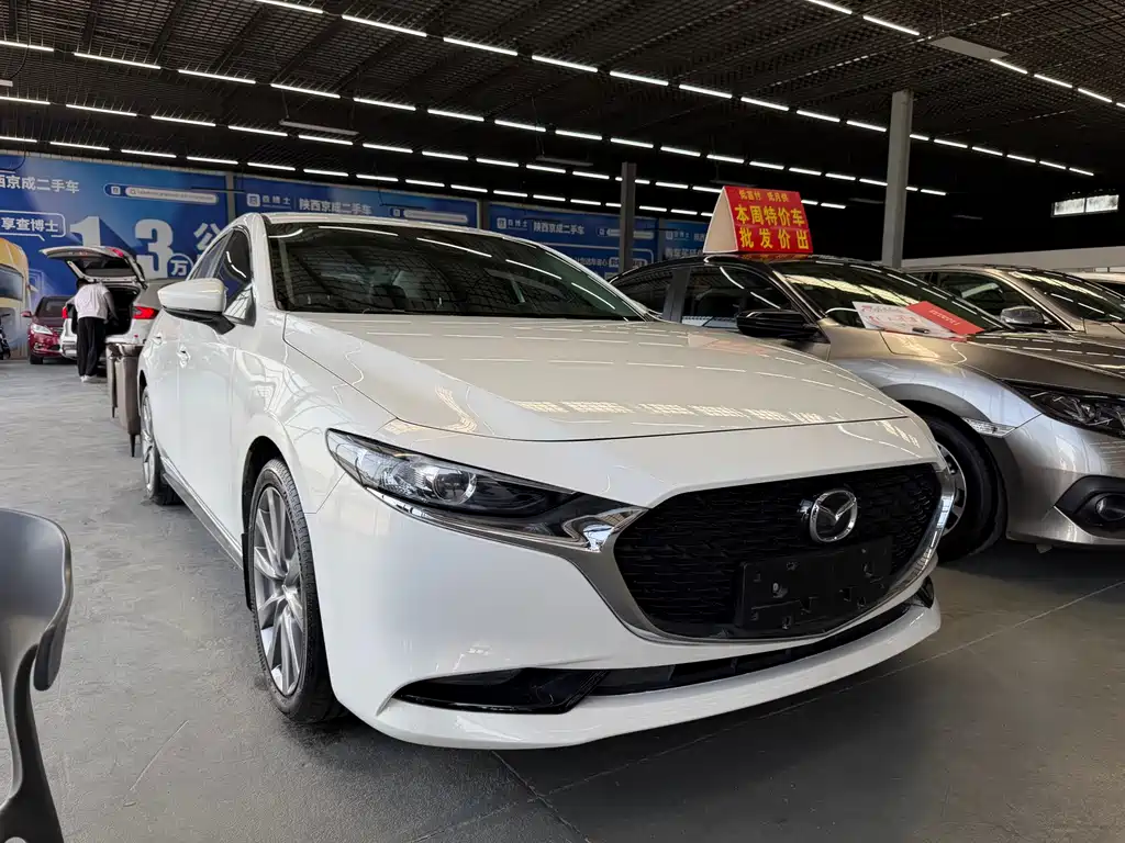 Mazda 3 Axela 2020 — фото 3