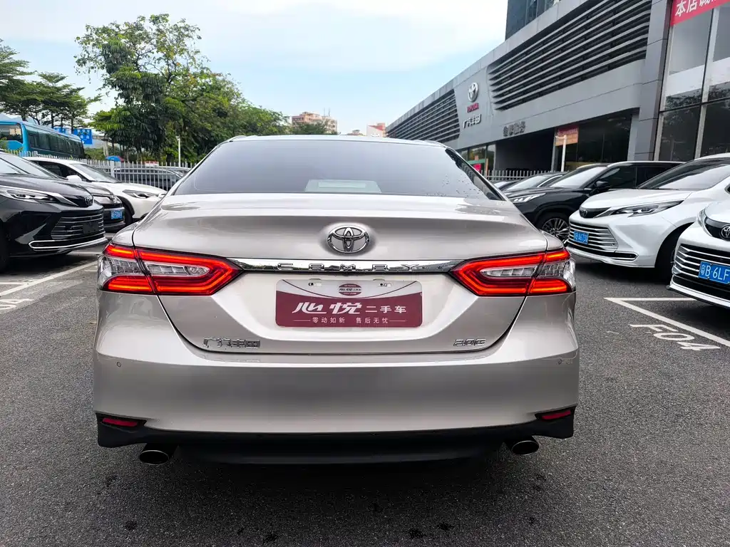 Toyota Camry 2020 — фото 6