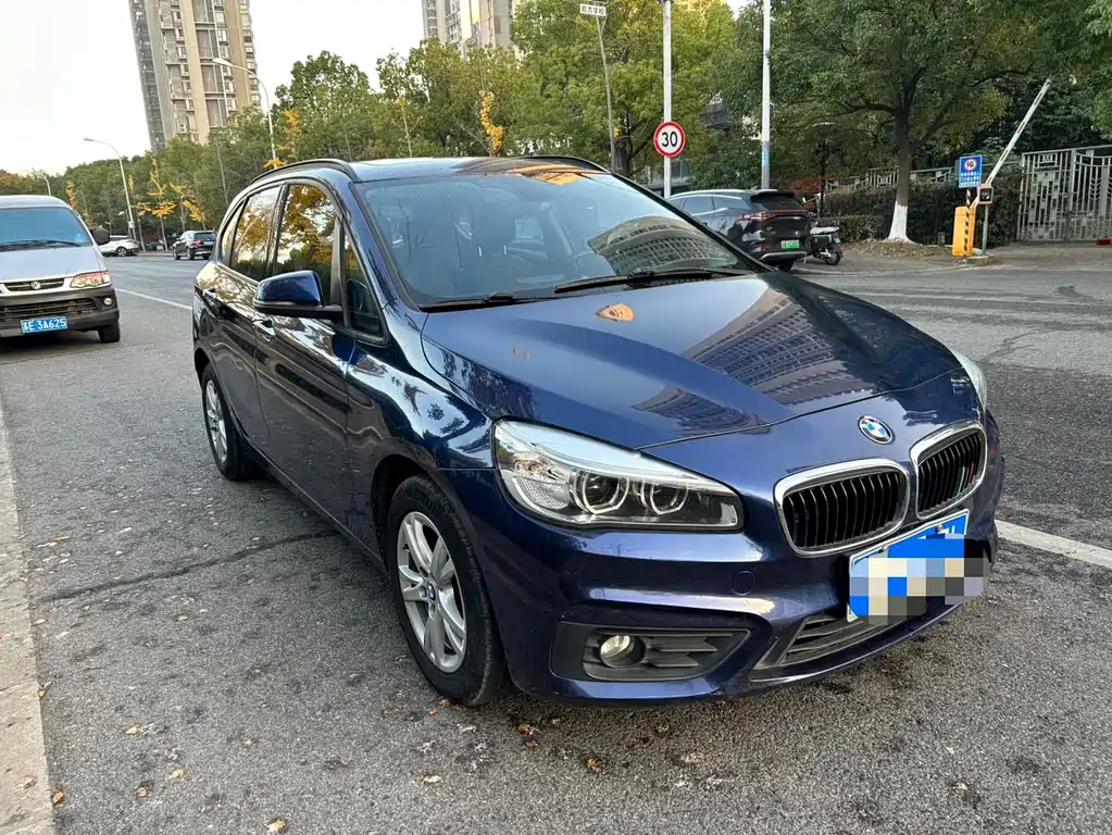 BMW 2 Series Active Tourer 2018 — фото 3