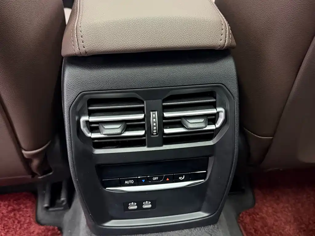BMW 3 Series 2023 — фото 13