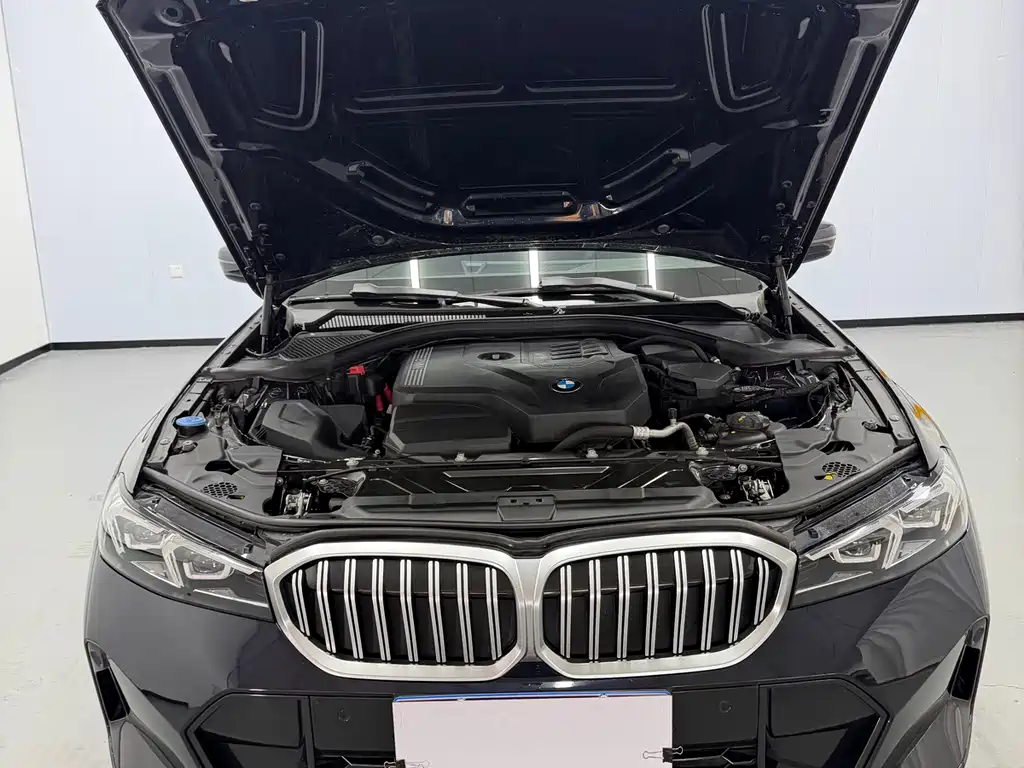 BMW 3 Series 2023 — фото 15