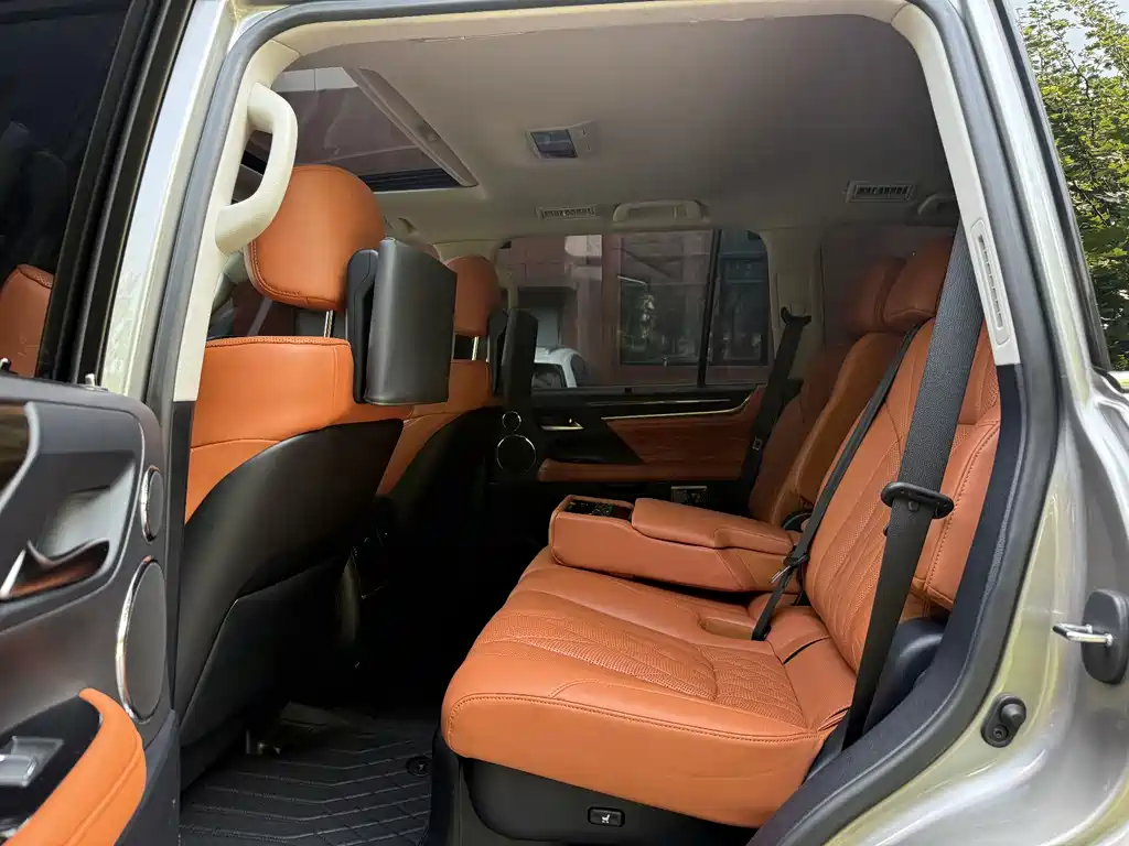 Lexus LX 2019 — фото 13