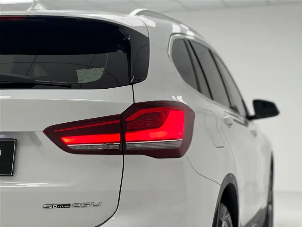 BMW X1 2022 — фото 12