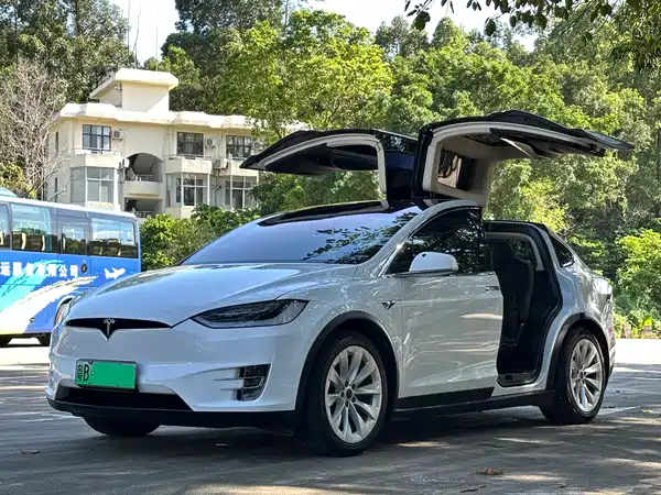 Tesla Model X 2016