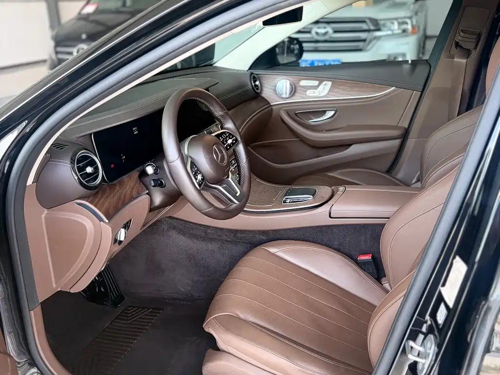 Mercedes-Benz E-Class 2019 — фото 4