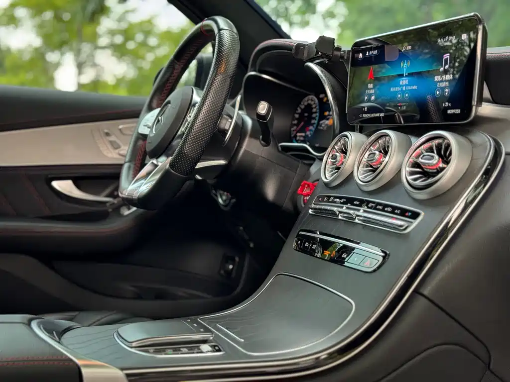 Mercedes-Benz GLC AMG 2023 — фото 12