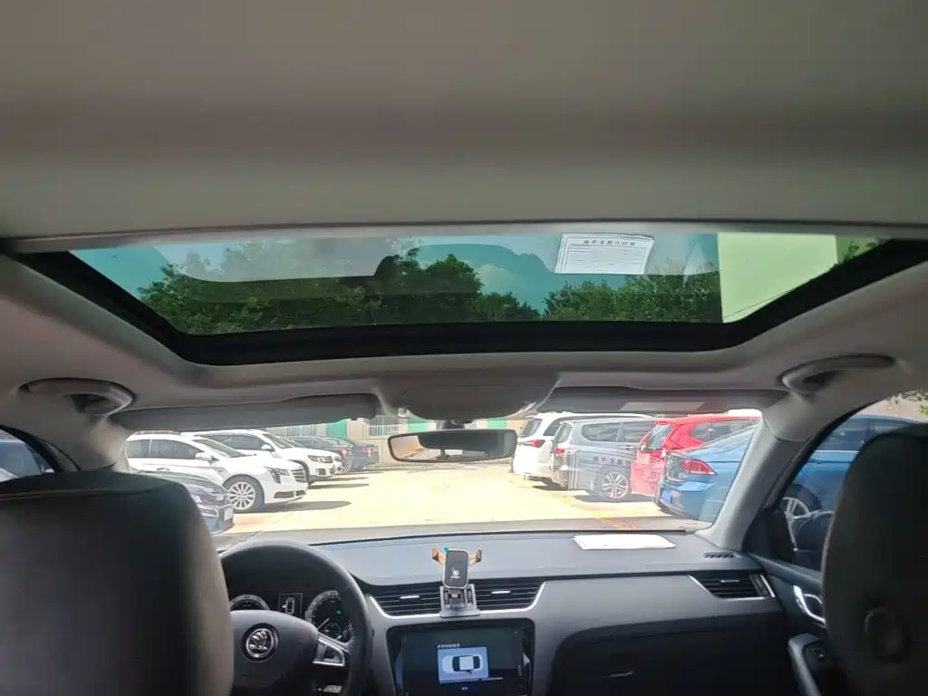 Skoda Octavia 2020 — фото 18