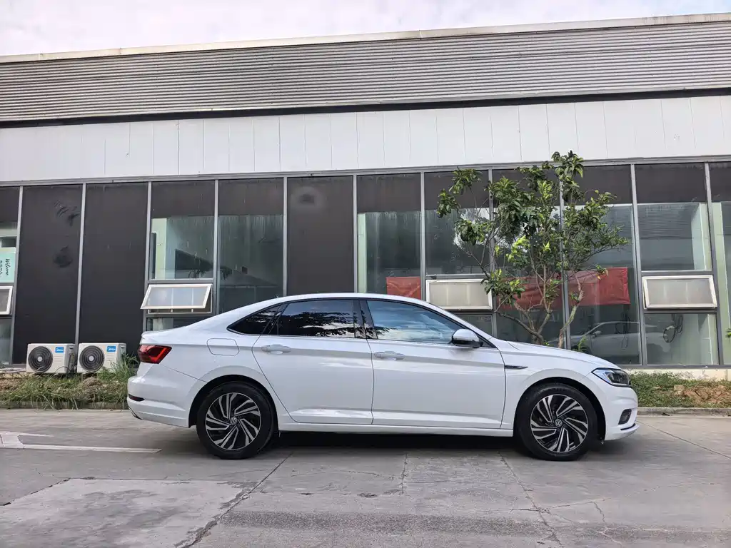 Volkswagen Sagitar 2021