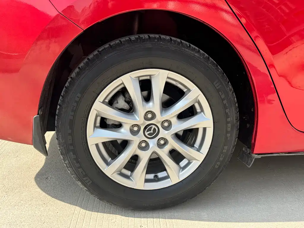 Mazda 3 Axela 2016 — фото 14