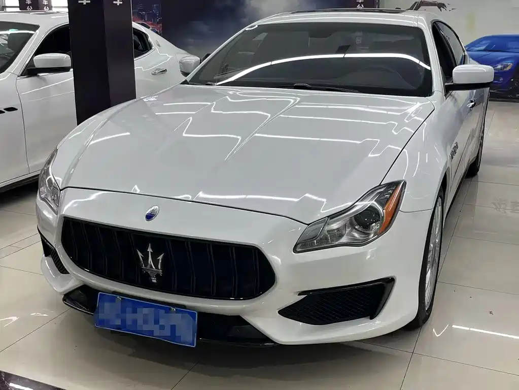 Maserati Quattroporte 2013