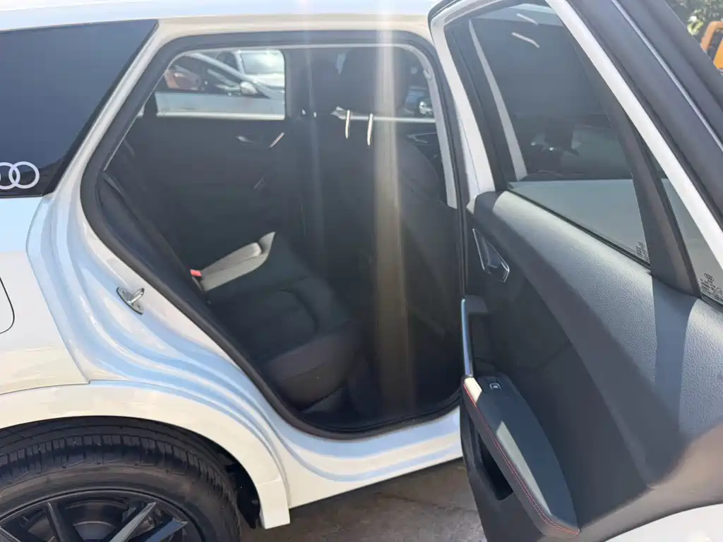 Audi Q2L 2022