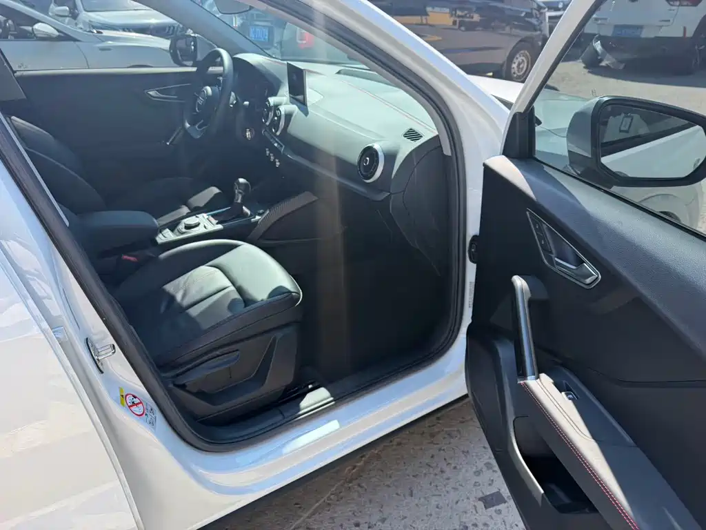 Audi Q2L 2022