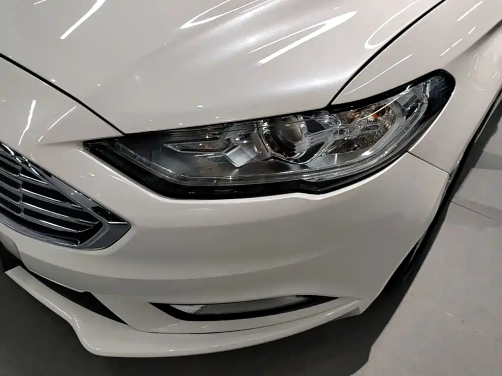 Ford Mondeo 2018 — фото 24