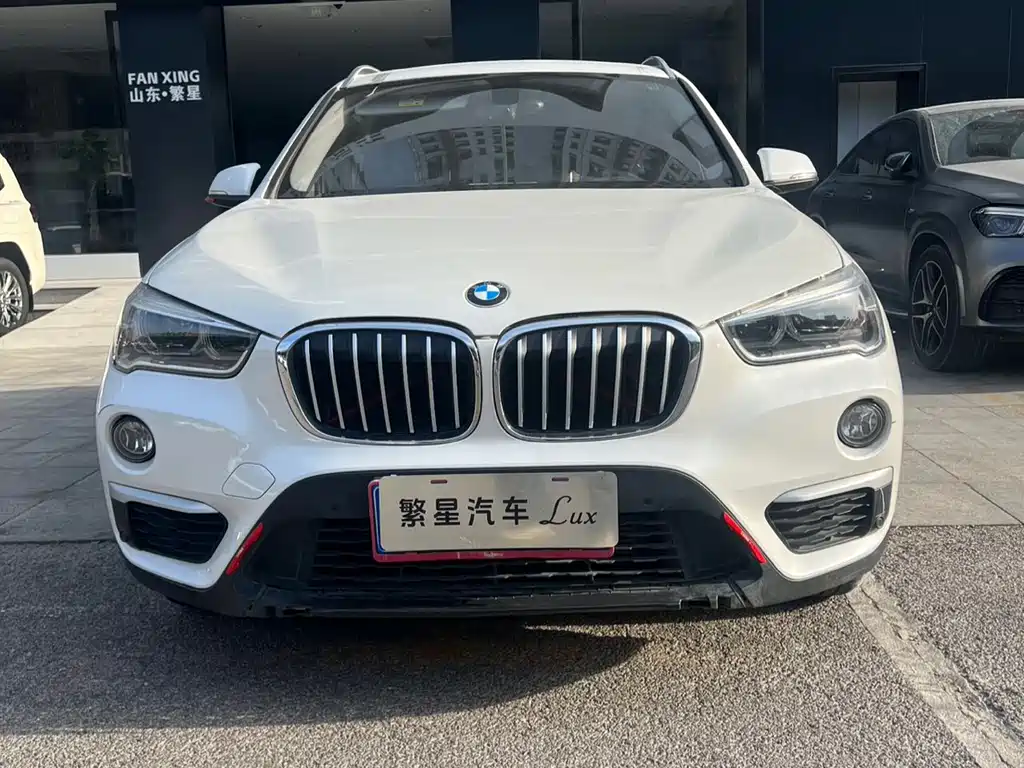BMW X1 2018 — фото 1