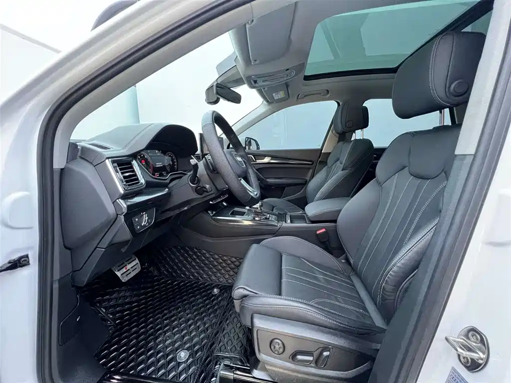 Audi Q5L 2023 — фото 10