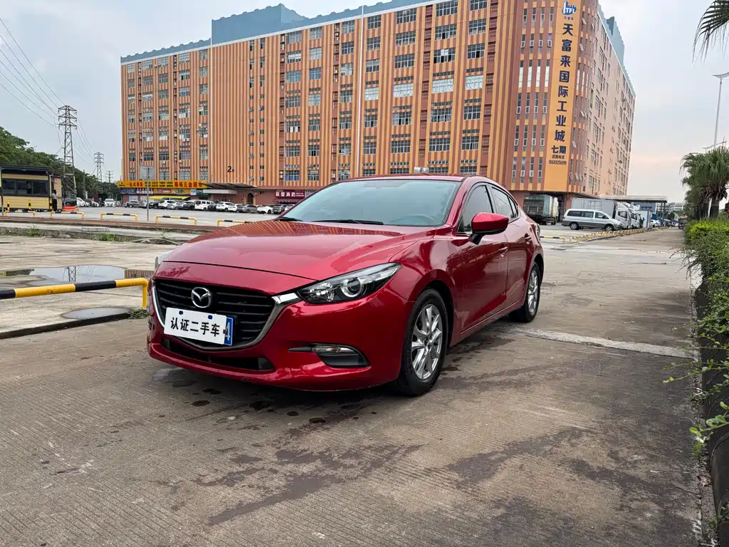 Mazda 3 Axela 2018 — фото 1