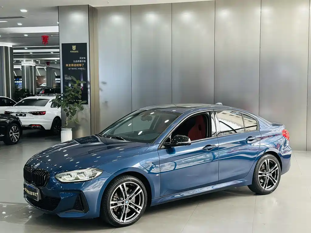 BMW 1 Series 2021 — фото 1