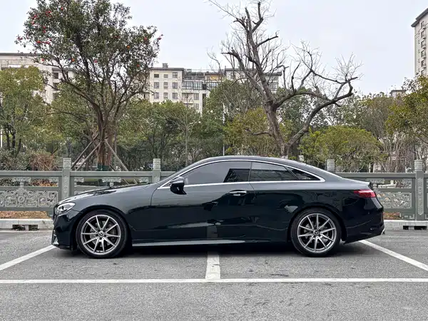 Mercedes-Benz E-Class 2021