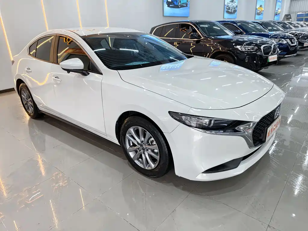 Mazda 3 Axela 2023