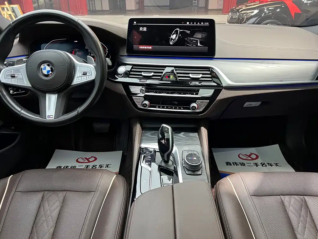 BMW 5 Series 2023 — фото 11