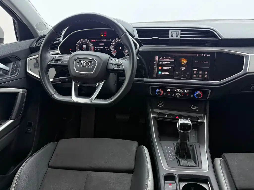Audi Q3 2022 — фото 10