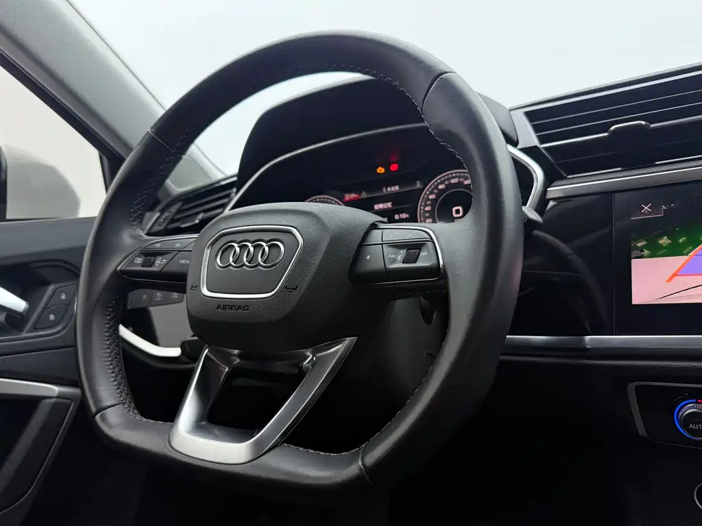 Audi Q3 2022 — фото 14