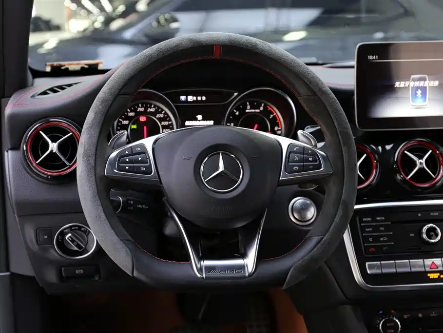 Mercedes-Benz GLA AMG 2019 — фото 11