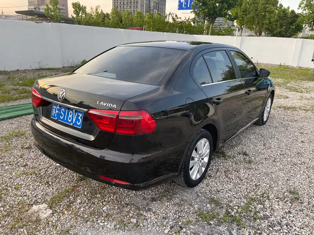 Volkswagen Lavida 2015