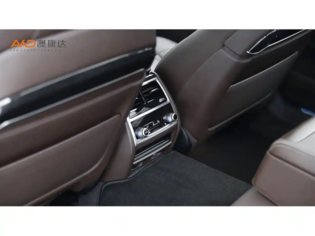 BMW 7 Series 2018 — фото 9