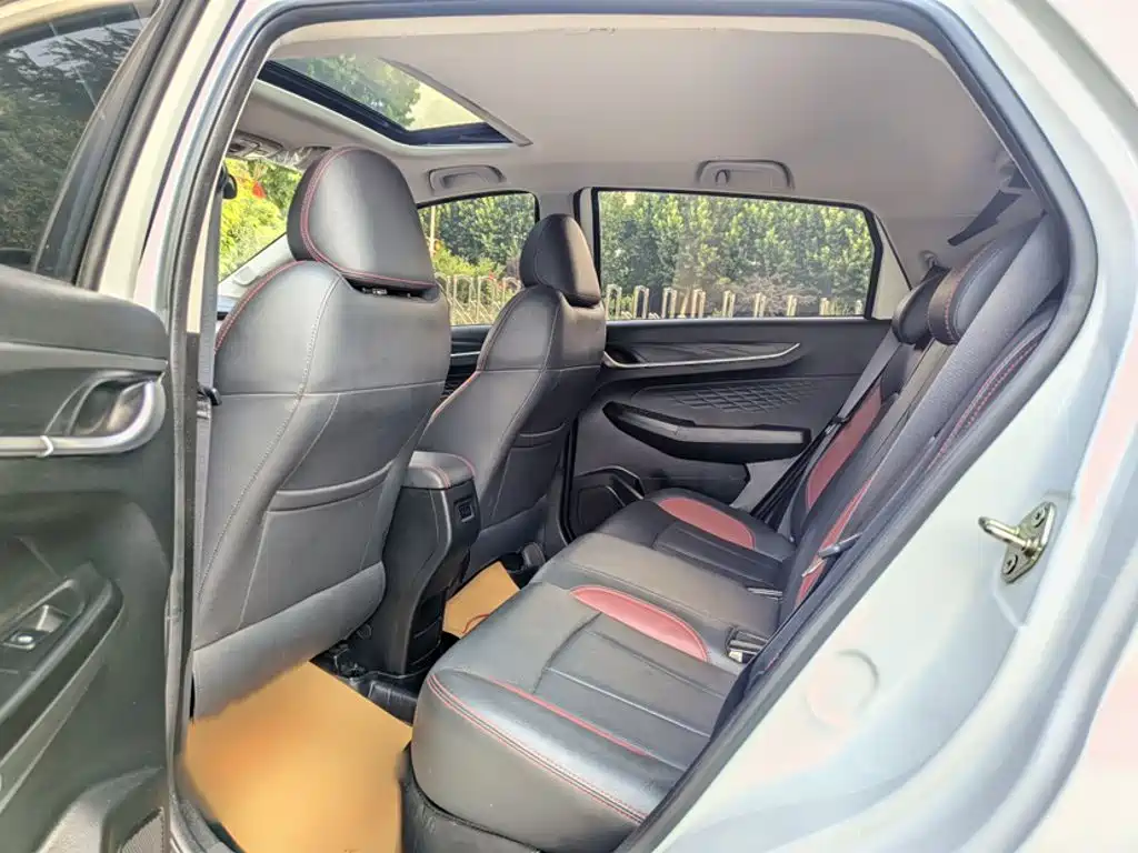 Geely Vision X3 2022 — фото 10