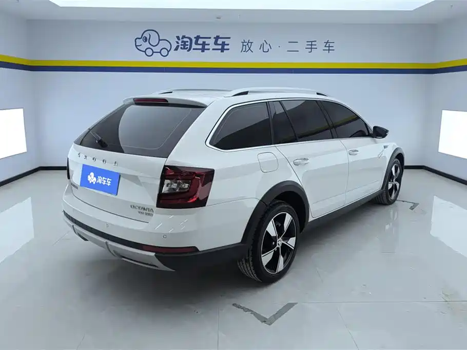 Skoda Octavia 2020 — фото 3
