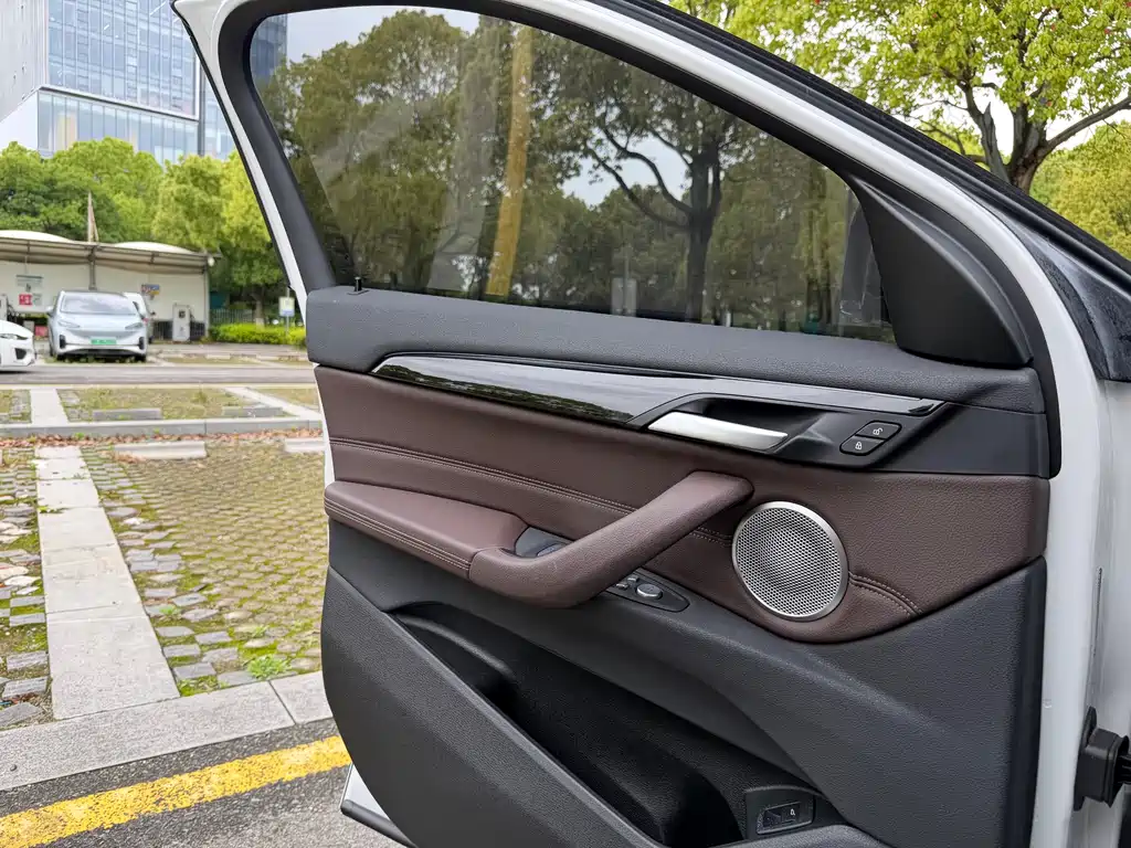 BMW X2 2023 — фото 11