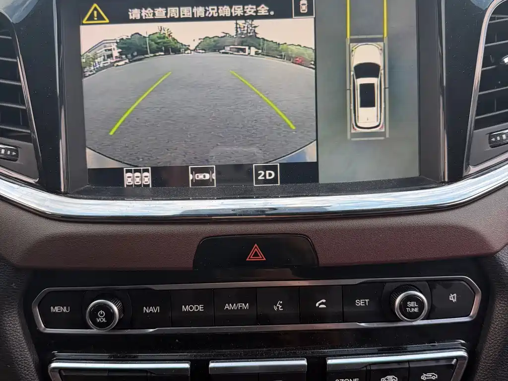 GAC Trumpchi GS8 2017 — фото 18