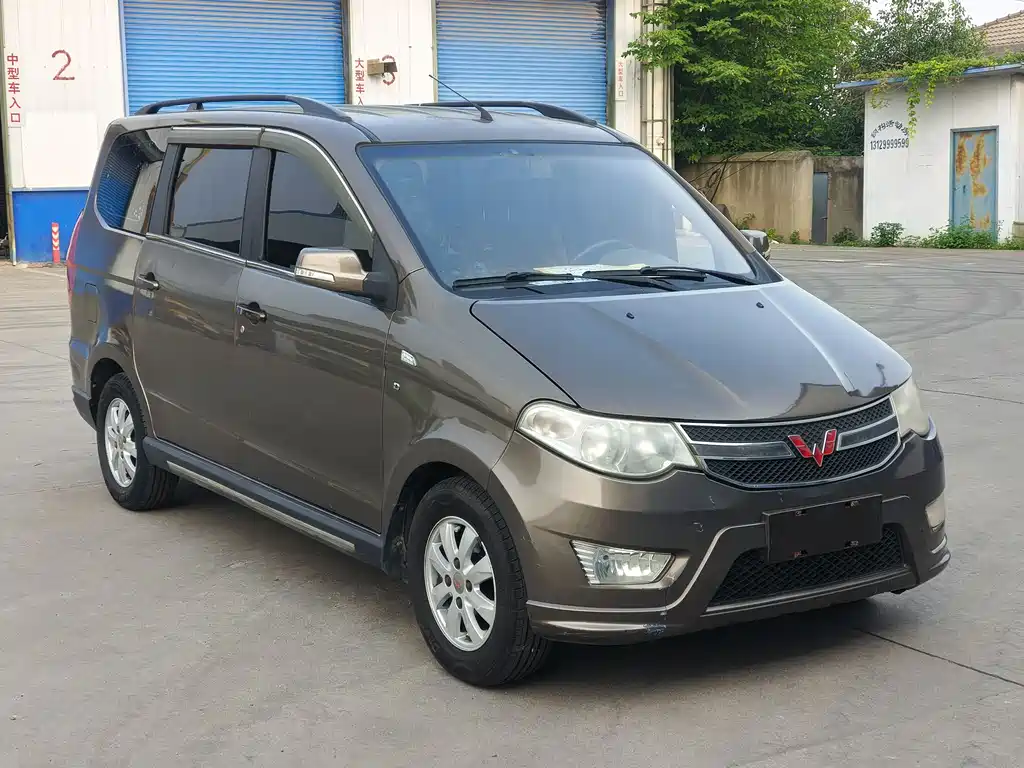 Wuling Hongguang 2014 — фото 2