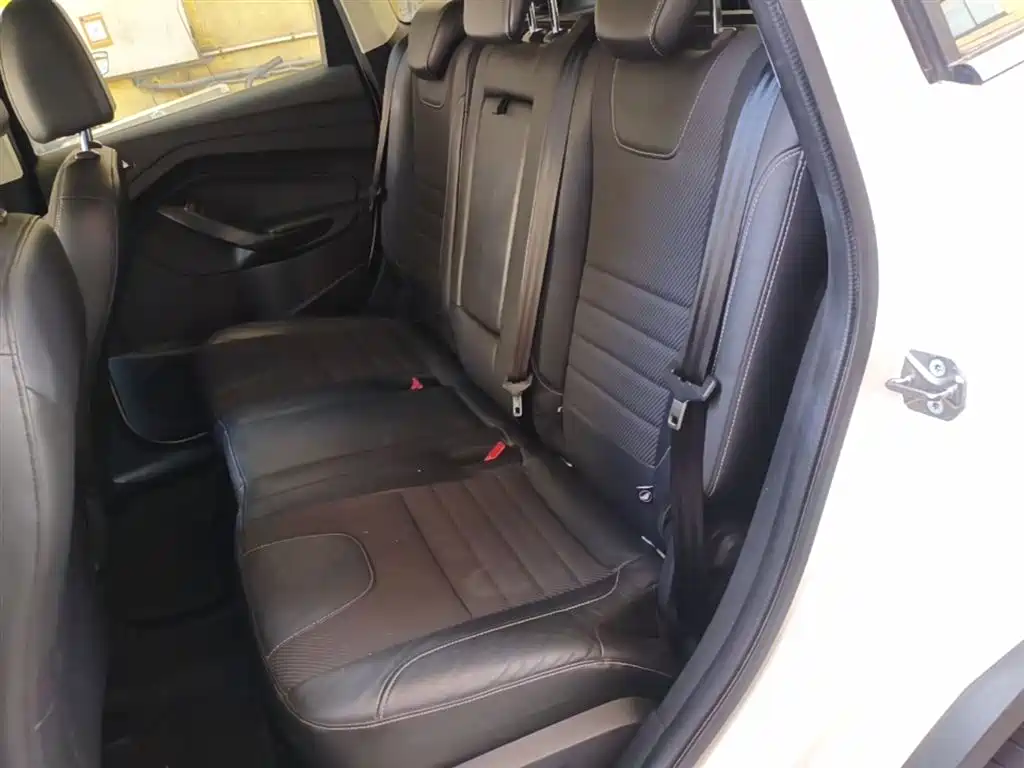 Ford Kuga 2015 — фото 17