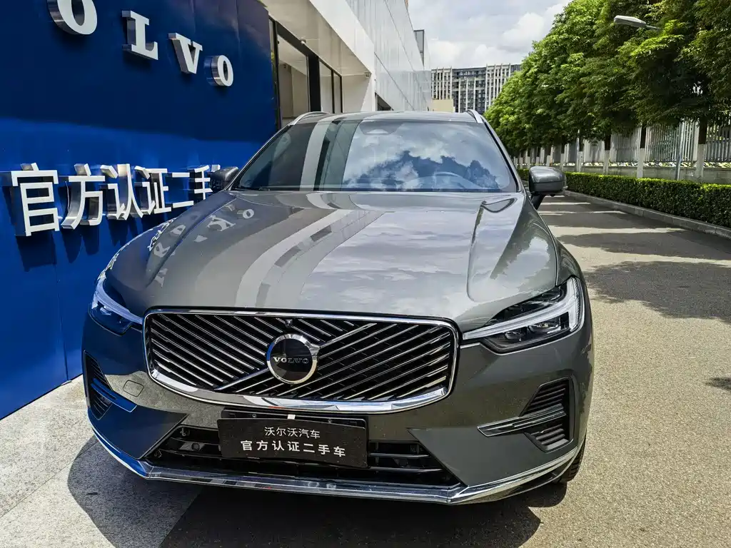 Volvo XC60 2025 — фото 2