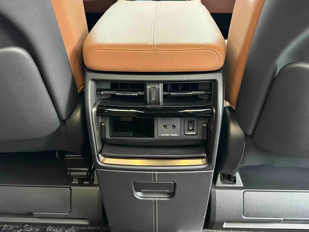 Toyota Vellfire 2024 — фото 14