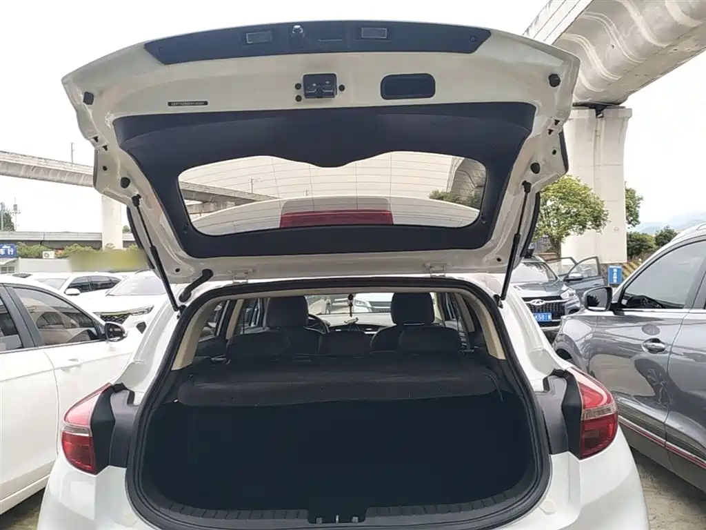 Geely Emgrand GS 2020 — фото 19