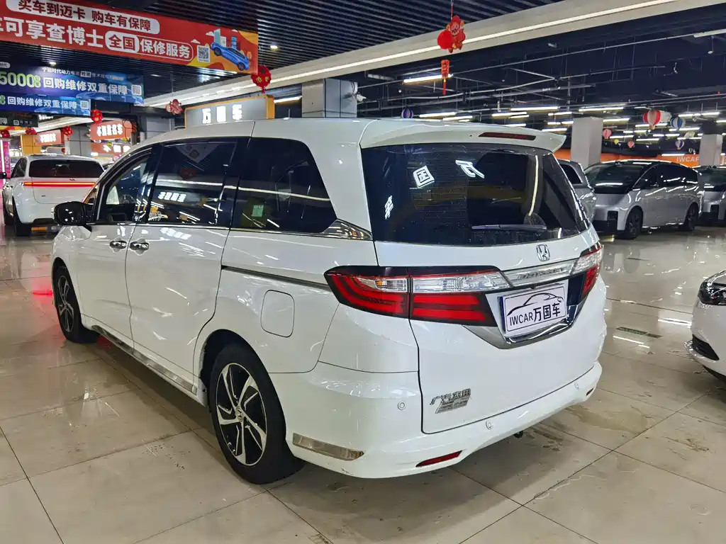 Honda Odyssey 2018 — фото 2