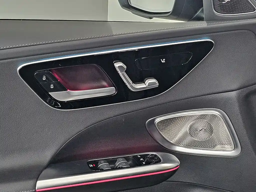 Mercedes-Benz C-Class 2023 — фото 14