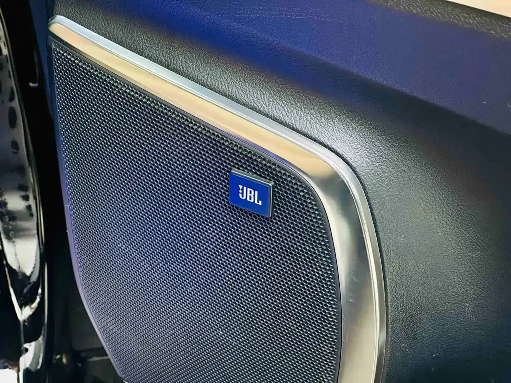 Toyota Alphard 2021 — фото 14