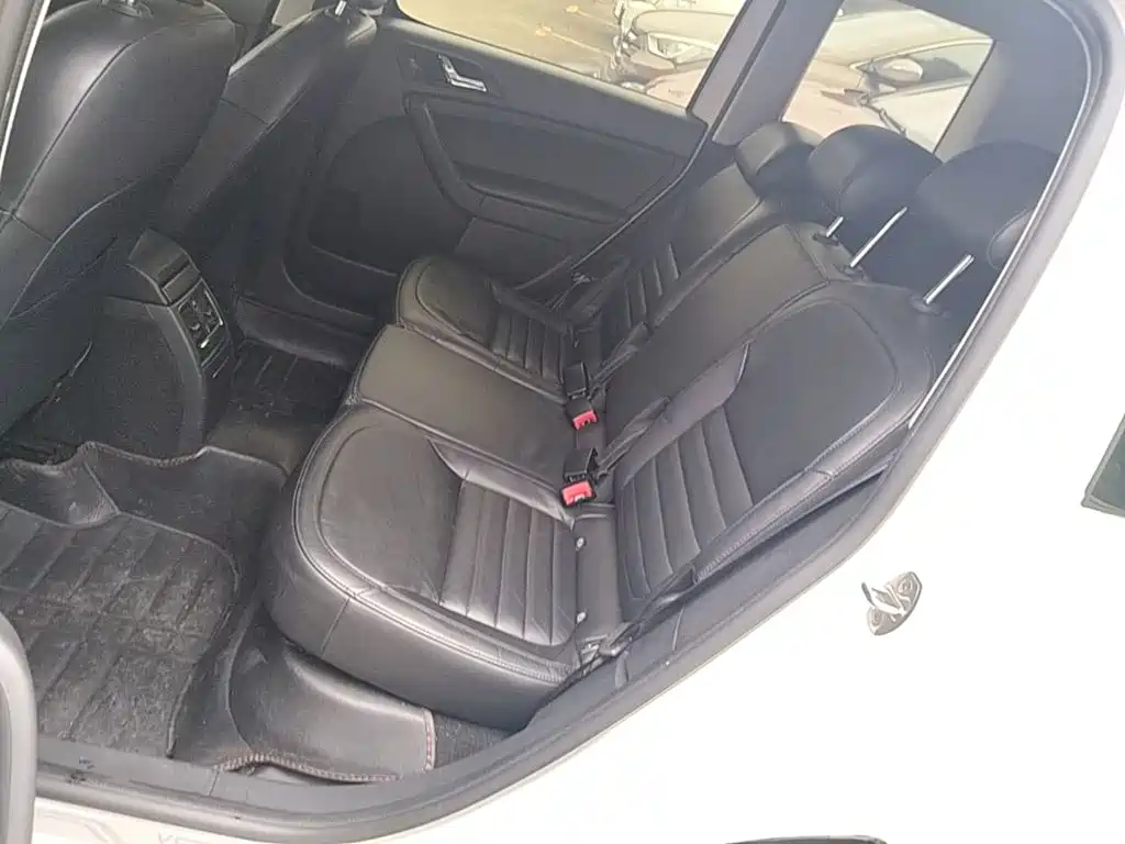 Skoda Yeti 2015 — фото 17