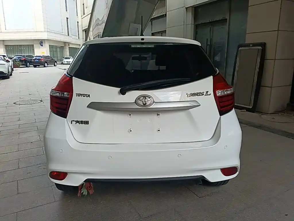 Toyota Yaris L 2016