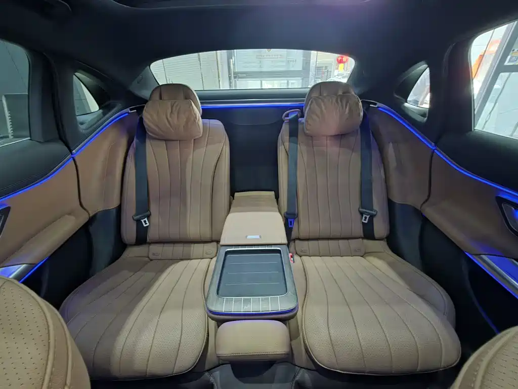 Mercedes-Benz E-Class 2025 — фото 14